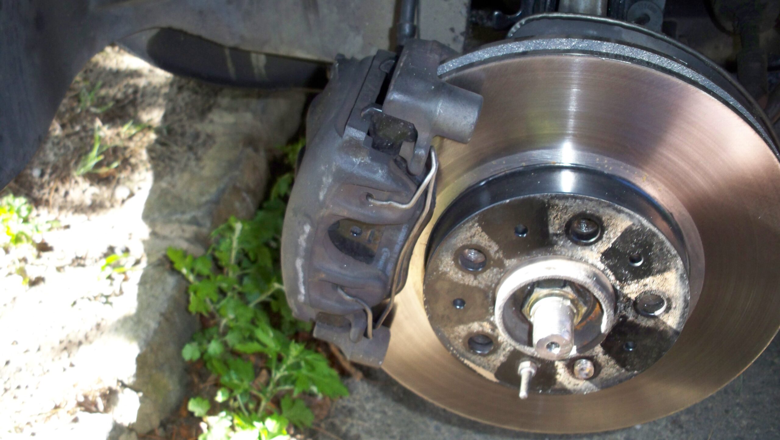 How to decide when you need a new brake and choose the best-performance brake calipers